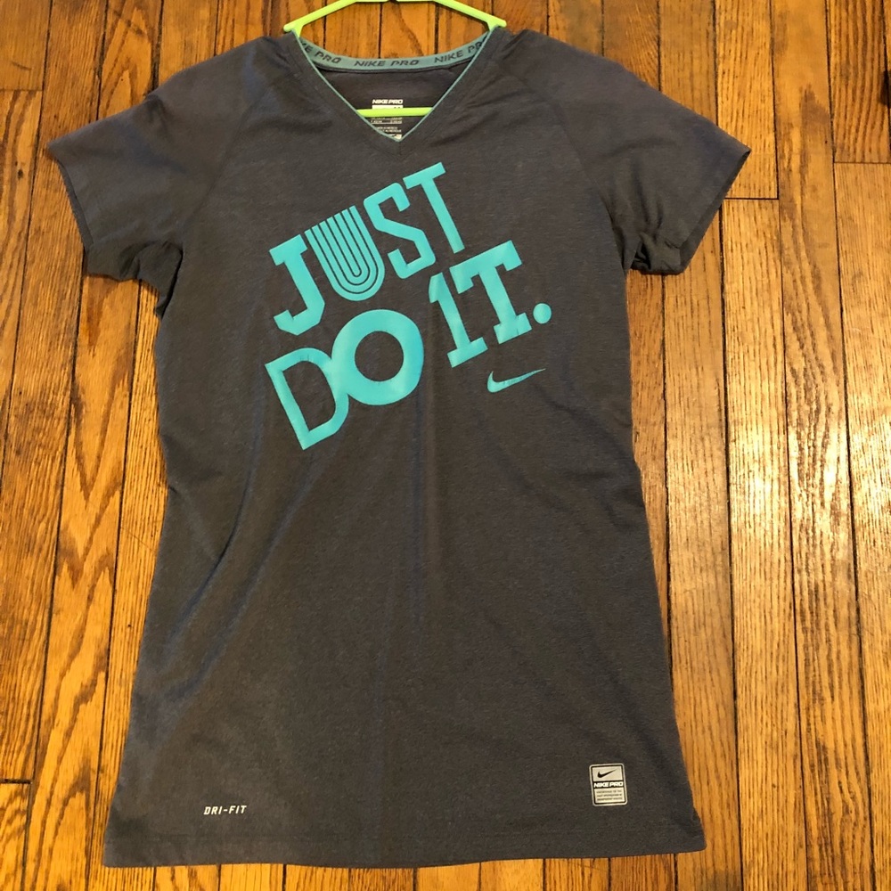 Nike Dri-Fit top size M
